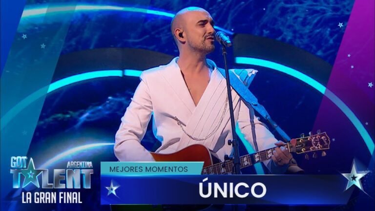 abel pintos en un escenario de talento