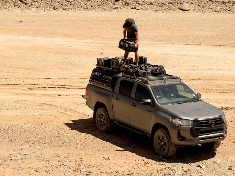 Qué accesorios se pueden comprar para Toyota Hilux en Chile 11 accesorios para toyota hilux en paisaje chileno