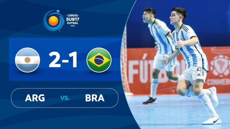 argentina y portugal jugando futsal intensamente