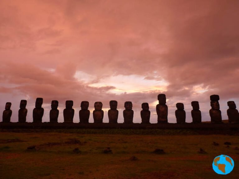 atardecer en plaza san martin rapa nui