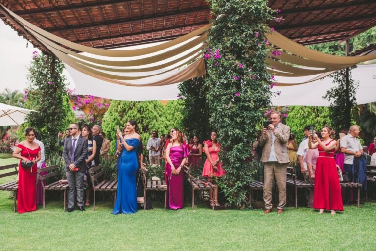 boda elegante en jardin con invitados
