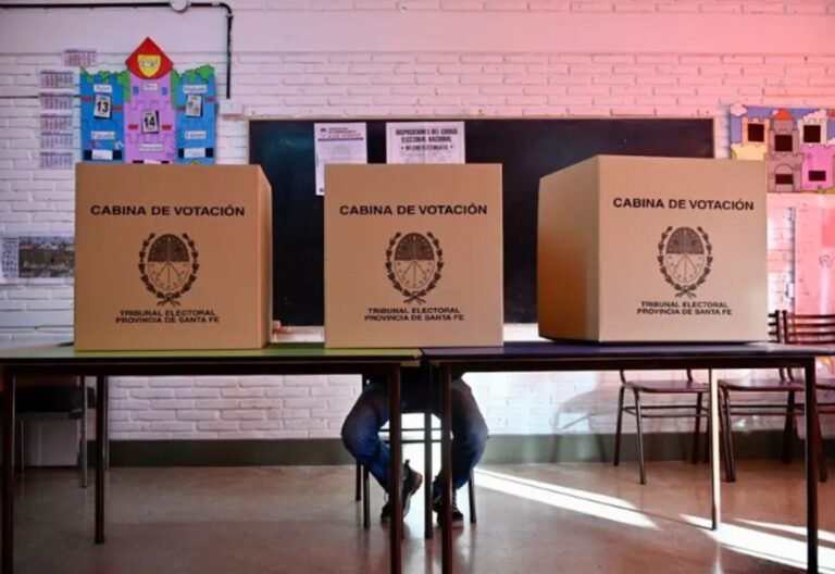 cabina de votacion en elecciones argentinas