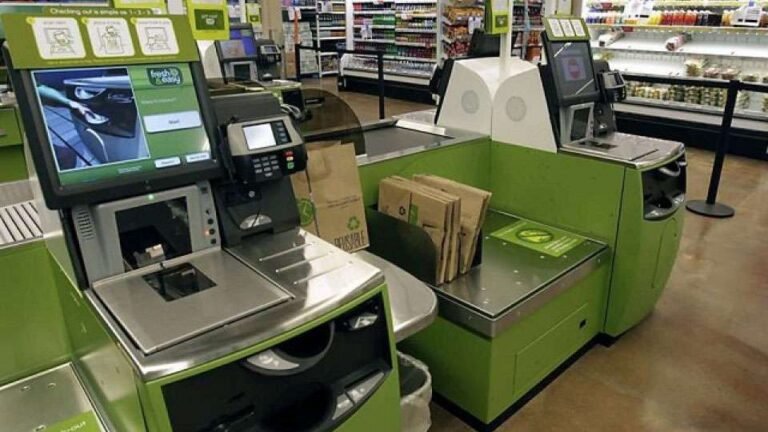 cajero automatico en un supermercado