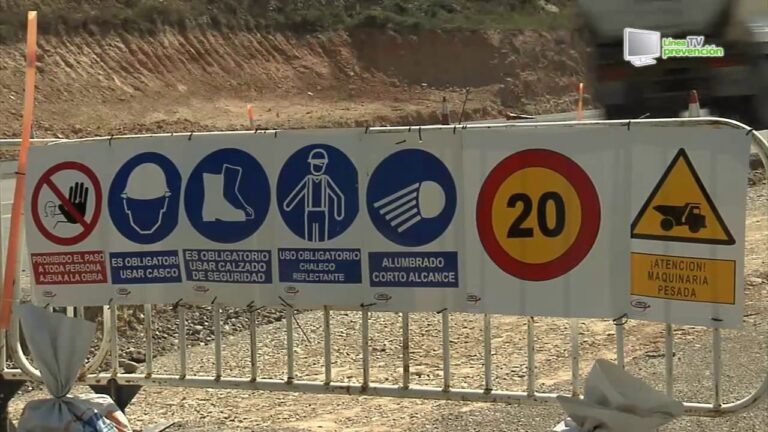 Cuáles son los detalles sobre el accidente de Elías Gómez 2 carretera con senalizacion de precaucion