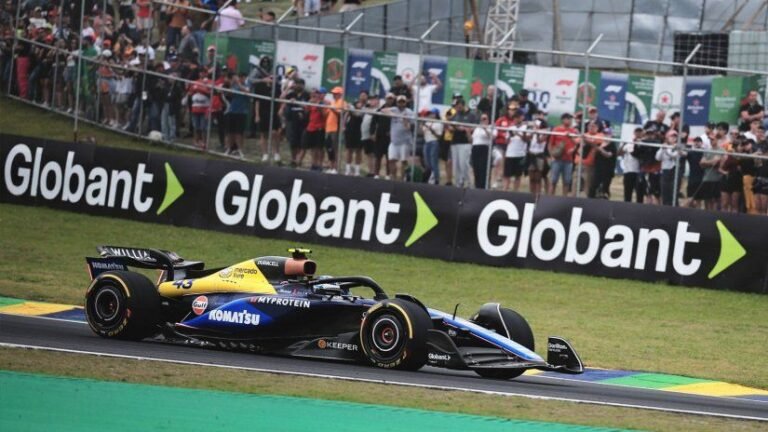 colapinto en accion durante una carrera