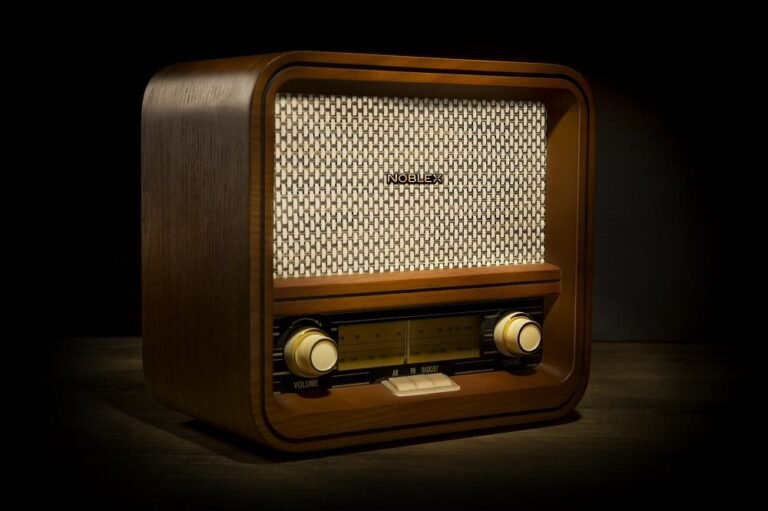 escucha de radio en un ambiente acogedor 1