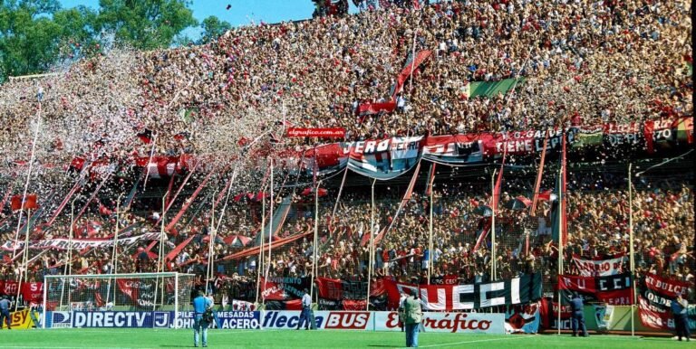 estadio de newells old boys lleno de aficionados