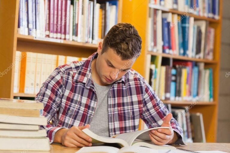 estudiante estudiando en una biblioteca tranquila