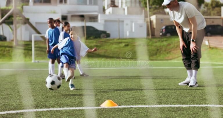 Cuántos años se necesitan para estudiar en Gendarmería Nacional Argentina 6 estudiantes en un campo de entrenamiento