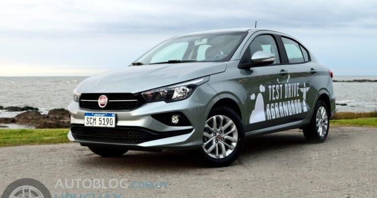 fiat cronos elegante en un entorno urbano