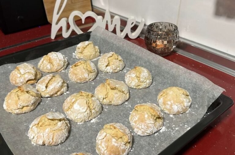 galletas de limon recien horneadas