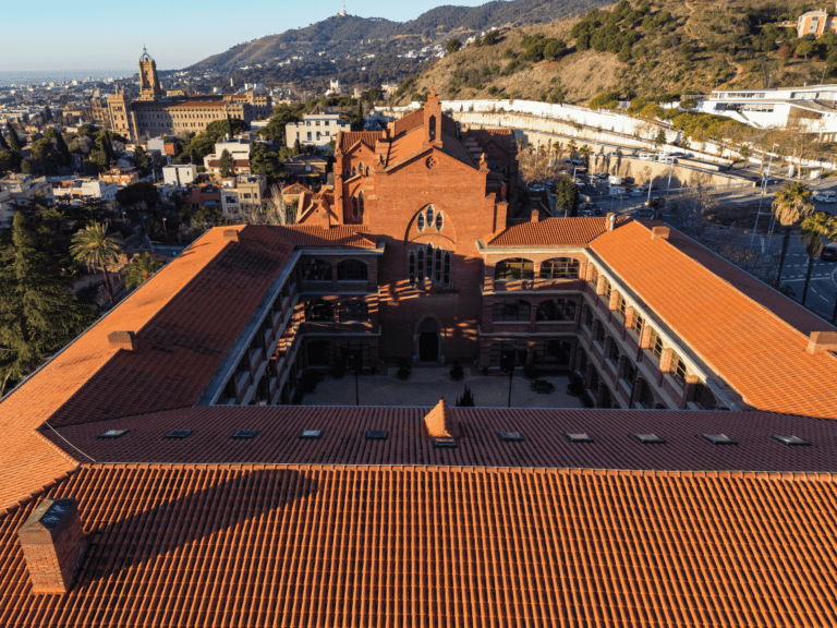 iglesias y reuniones en espacios urbanos