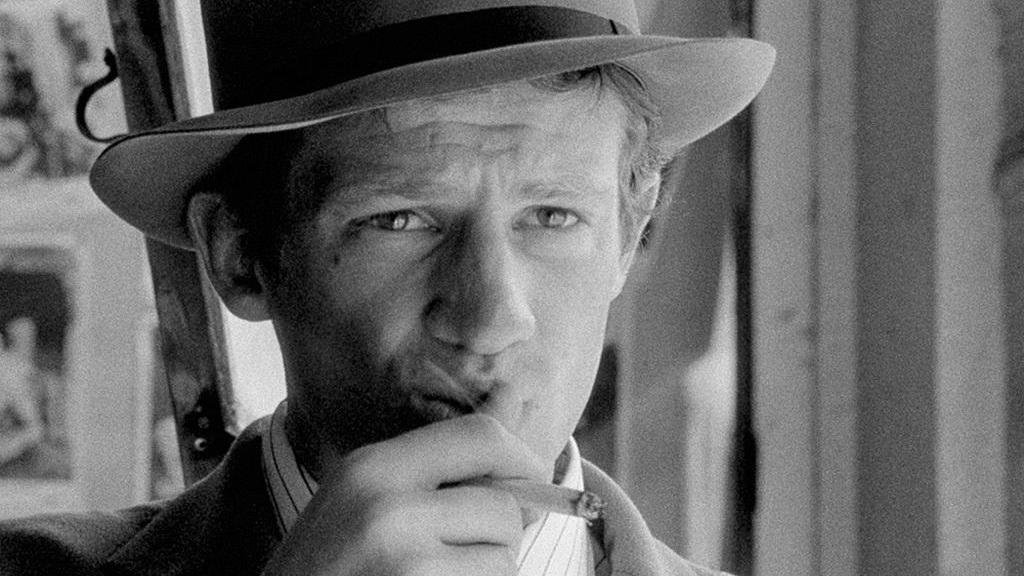 Por qué fue tan importante Jean-Paul Belmondo en el cine francés 1 jean paul belmondo en una escena iconica