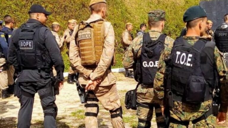 joven policia en entrenamiento en argentina