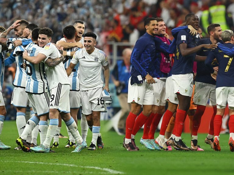 jugadores argentinos y franceses en accion