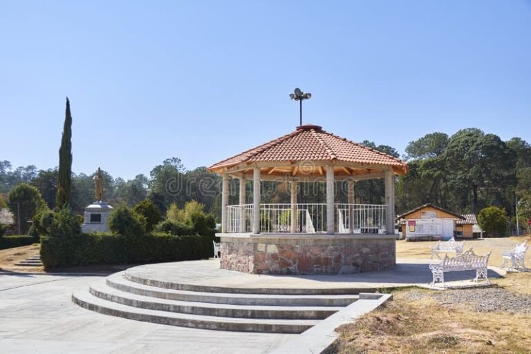 kiosco abierto en un dia soleado