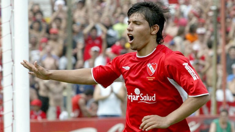 kun aguero en accion con independiente