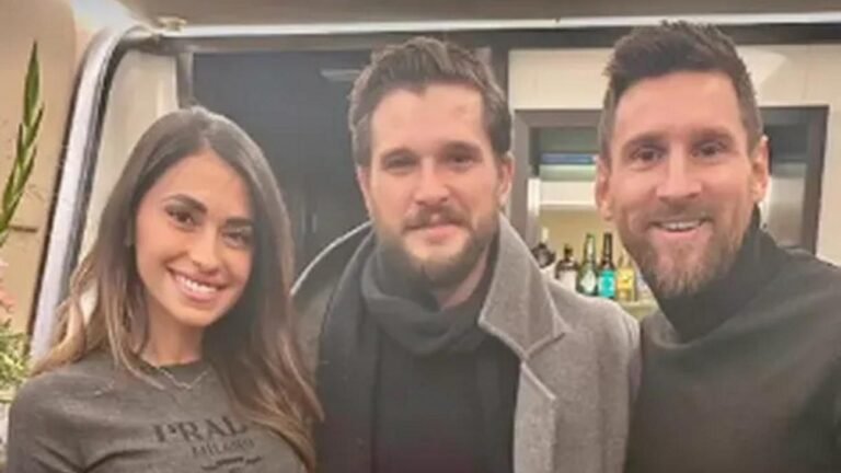 lionel messi y lali esposito juntos sonrientes