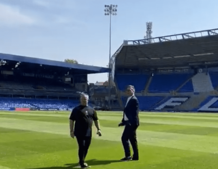 maxi lopez en un estadio de futbol