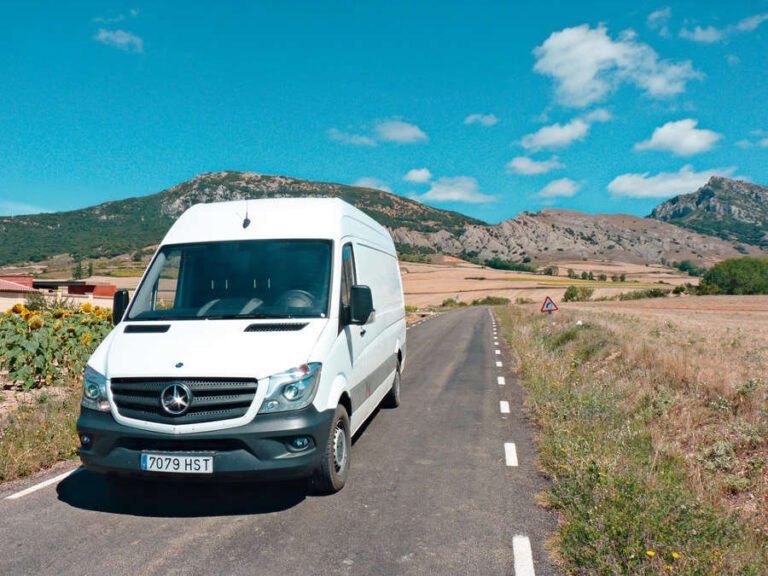 mercedes benz sprinter en carretera