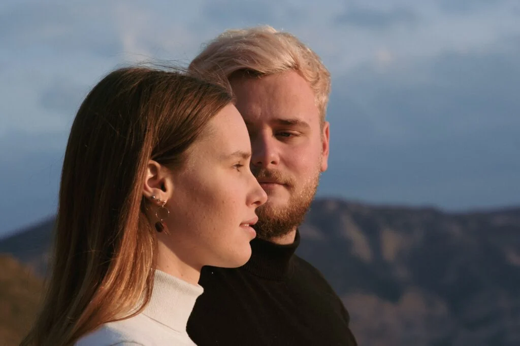 Por qué la frase "no dejes de mirarme" es tan poderosa en el amor 1 miradas profundas entre enamorados