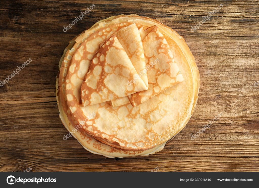 Los panqueques se hacen con harina común o leudante para un mejor sabor 1 monton de panqueques apilados deliciosamente