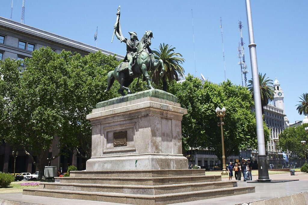 Qué representa el monumento al General Manuel Belgrano en Argentina 1 monumento al general belgrano en buenos aires