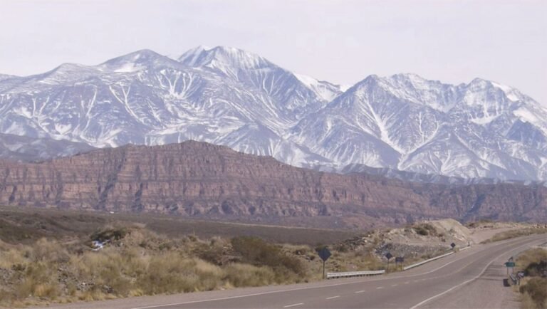 paisaje de ruta entre buenos aires y mendoza