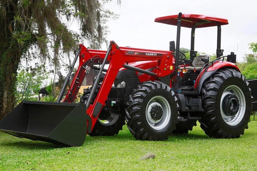 Qué ventajas ofrece una pala frontal para tractor en el trabajo agrícola 1 pala frontal de tractor en campo agricola