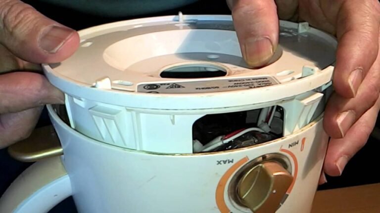 pava electrica desarmada en un taller