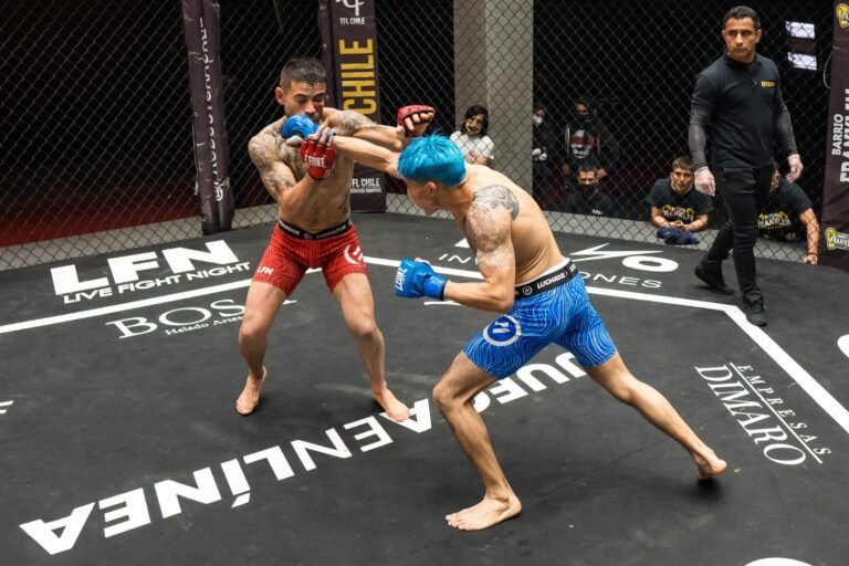 pelea de boxeo en accion intensa