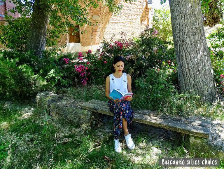 Cómo vivir sin miedo a nada y aprovechar al máximo la vida 19 persona disfrutando de la naturaleza sin miedo