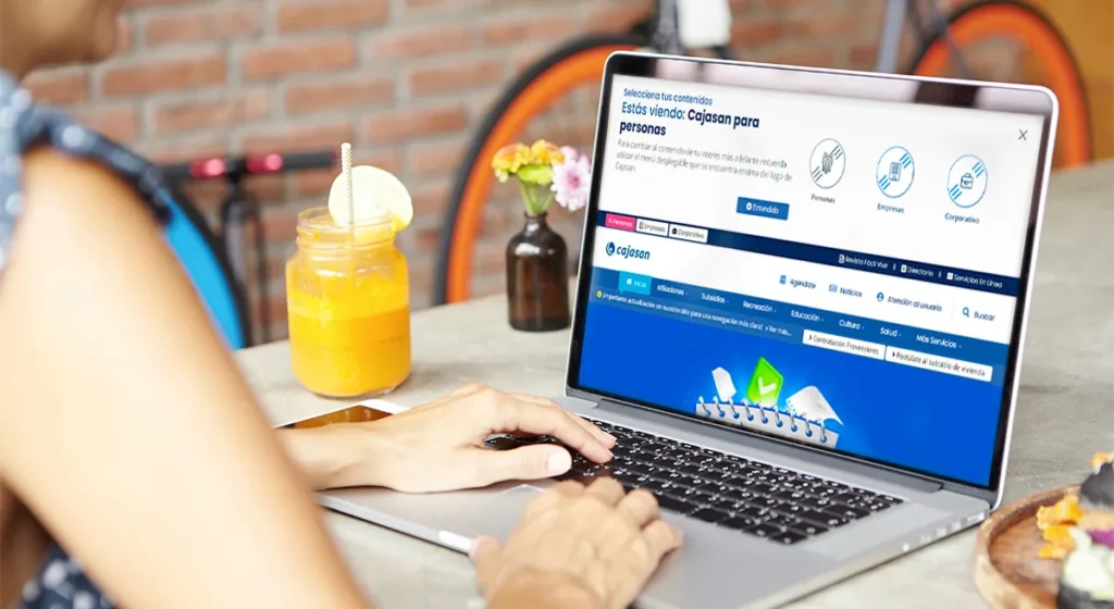 Cómo puedo ingresar a la web de CNRT para reservar pasajes 1 persona navegando en un sitio web