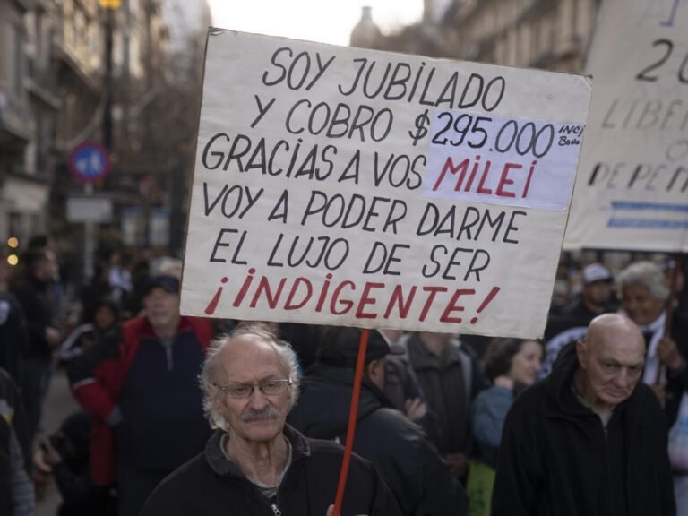 protestas de jubilados en argentina