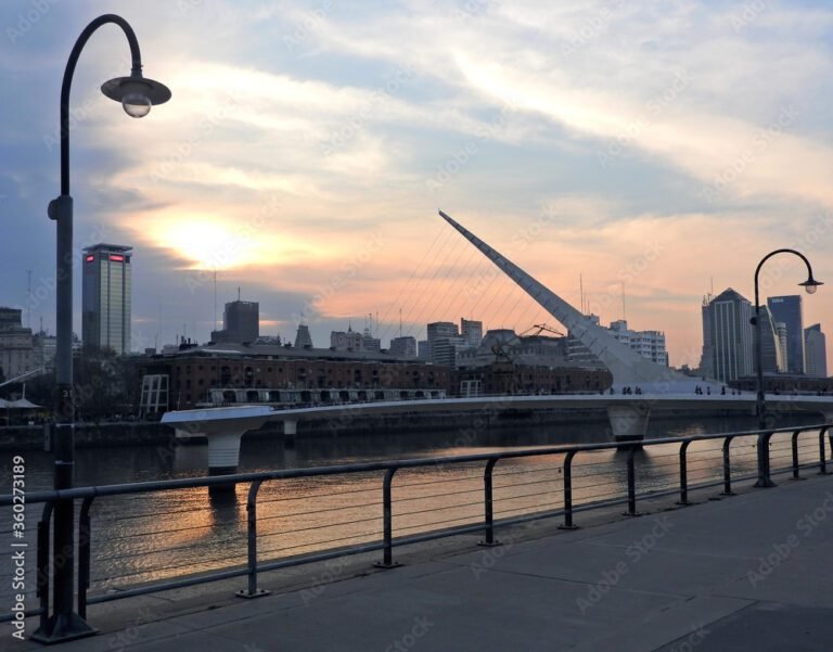 puente buenos aires al atardecer