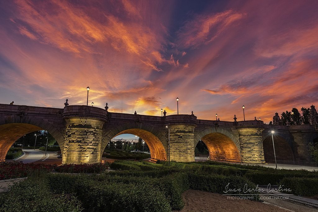 Qué características y datos curiosos tiene el Puente Juan B. Justo 1 puente juan b justo al atardecer