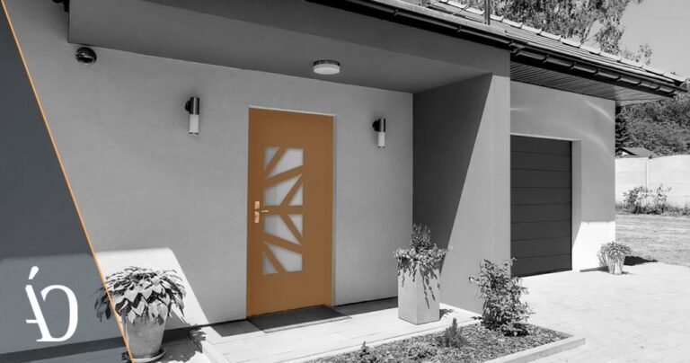 puerta de seguridad con vigilancia moderna