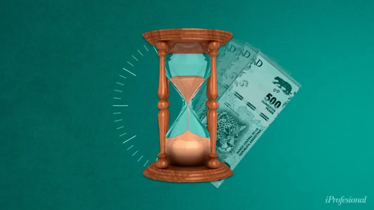 Hasta cuándo estará vigente el feriado cambiario en Argentina 23 reloj de arena sobre billetes argentinos