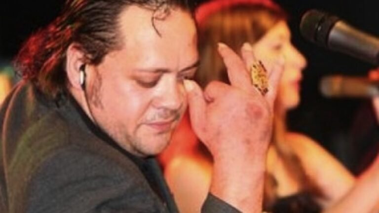 retrato de leo mattioli en concierto