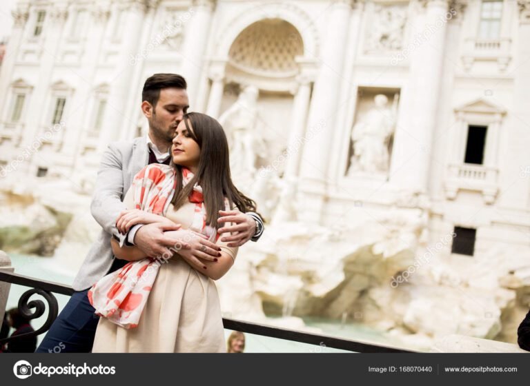 retrato de pareja en un ambiente urbano