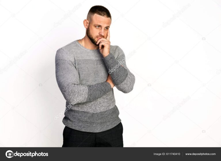 retrato de un hombre pensativo y curioso