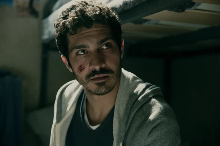 retrato del actor chino darin en accion