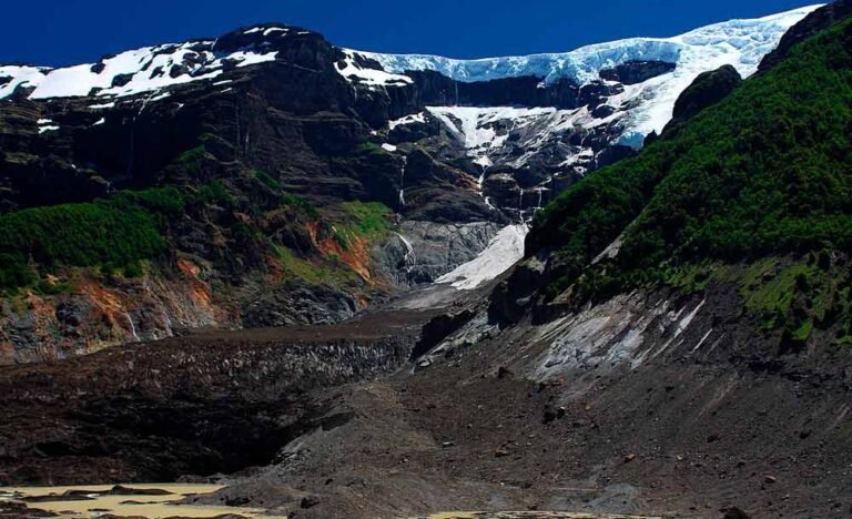 ruta escenica hacia el cerro tronador