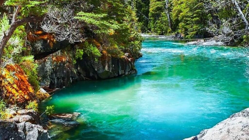 Qué actividades se pueden hacer en el área natural protegida Río Azul Lago Escondido 1 senderismo en el rio azul lago escondido
