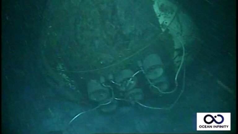 submarino ara san juan en el oceano