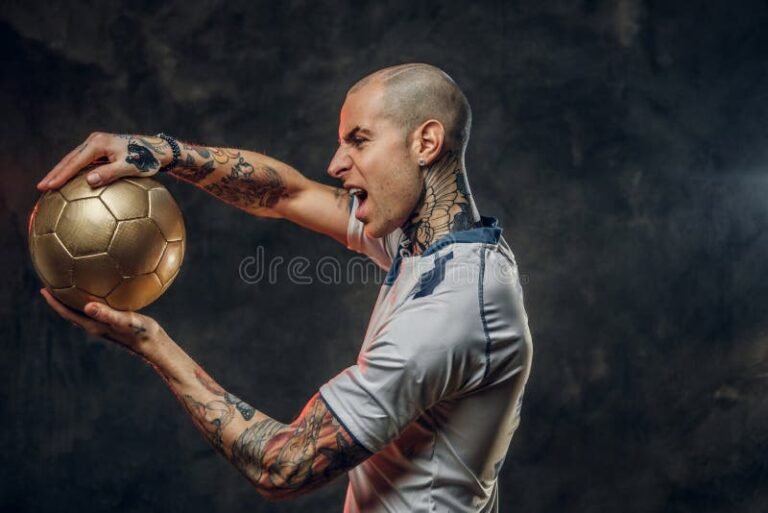 tatuaje de jugador de futbol en accion