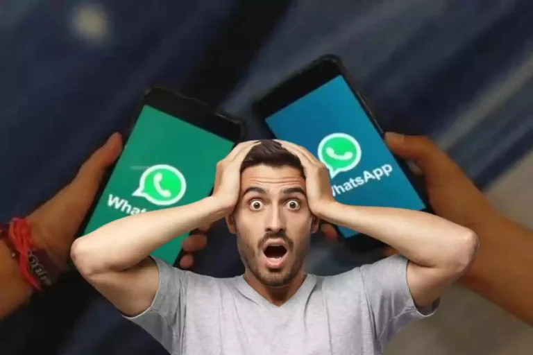 telefono mostrando la app de whatsapp