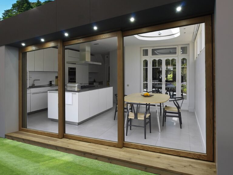 ventanas y puertas de vidrio modernas