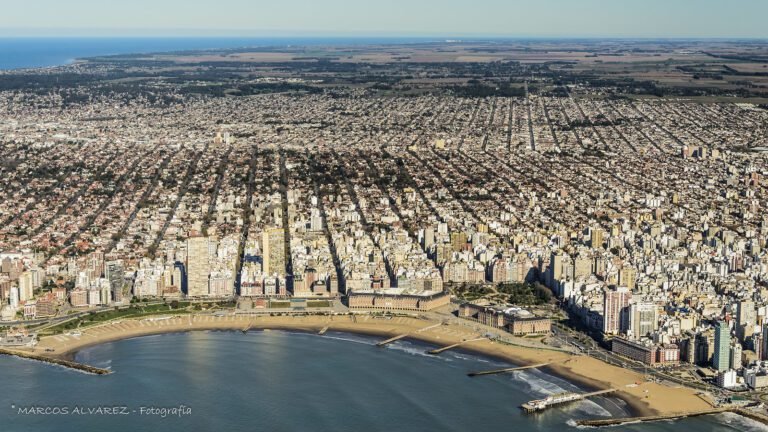 Cuáles son las mejores opciones de pasajes de Mar del Plata a Buenos Aires 7 vista panoramica del mar en mar del plata